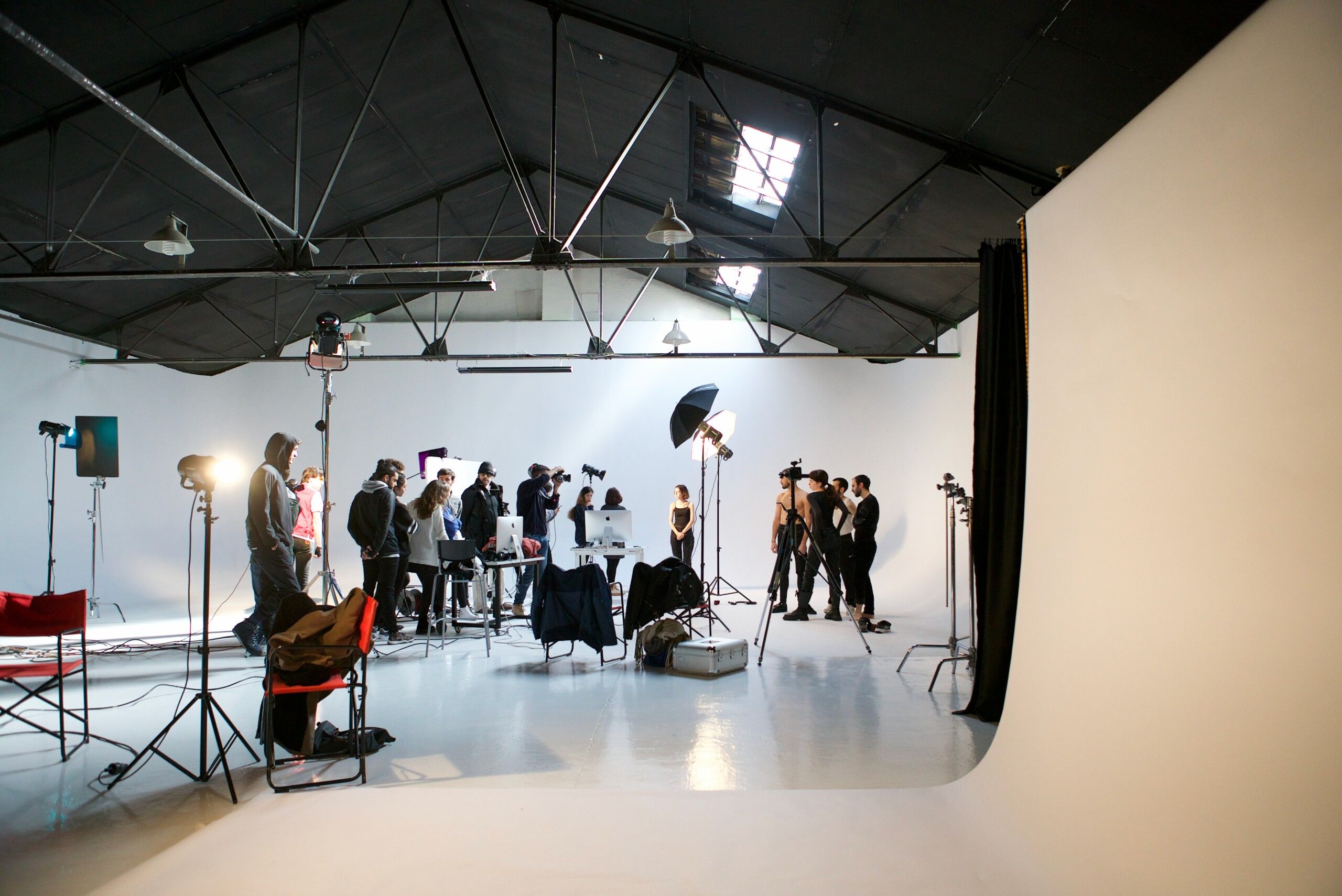 Alumnos en estudio fotográfico