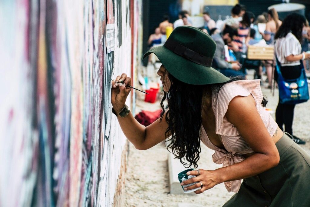 pintando mural