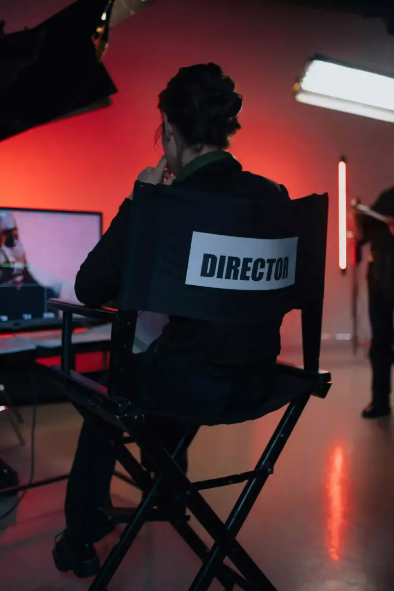 que hace un director de cine